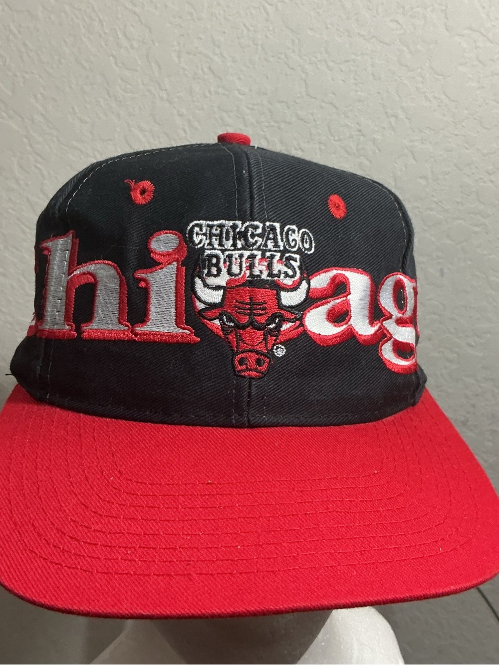 🏀Vintage Chicago Bulls Snapback Hat Logo 7 NBA Big Print Script Red Black